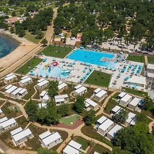 Affittacamere Adriamar Mobile Homes In Camping Park